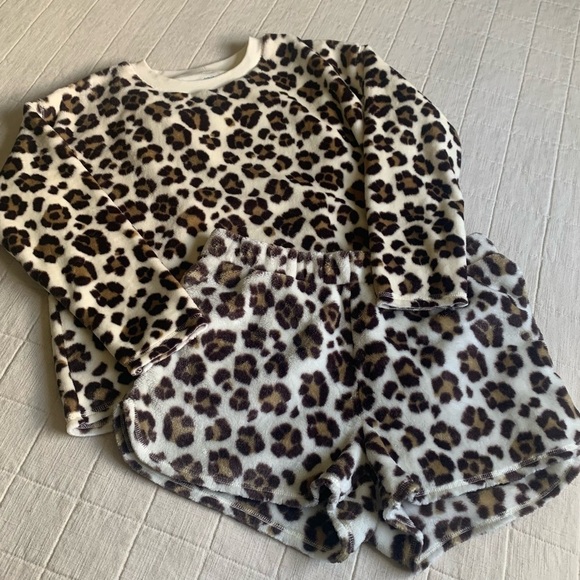 aerie Other - Aerie Cozy Leopard Print Pajama Set Size Medium